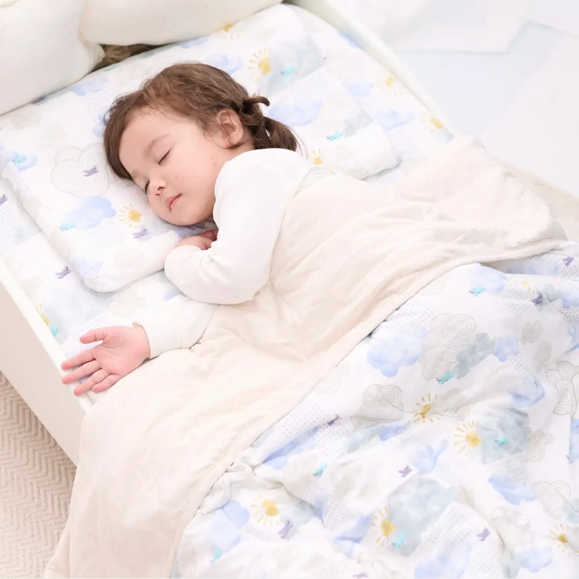 Nest Designs-Cozy Blanket Fluffy Puffs