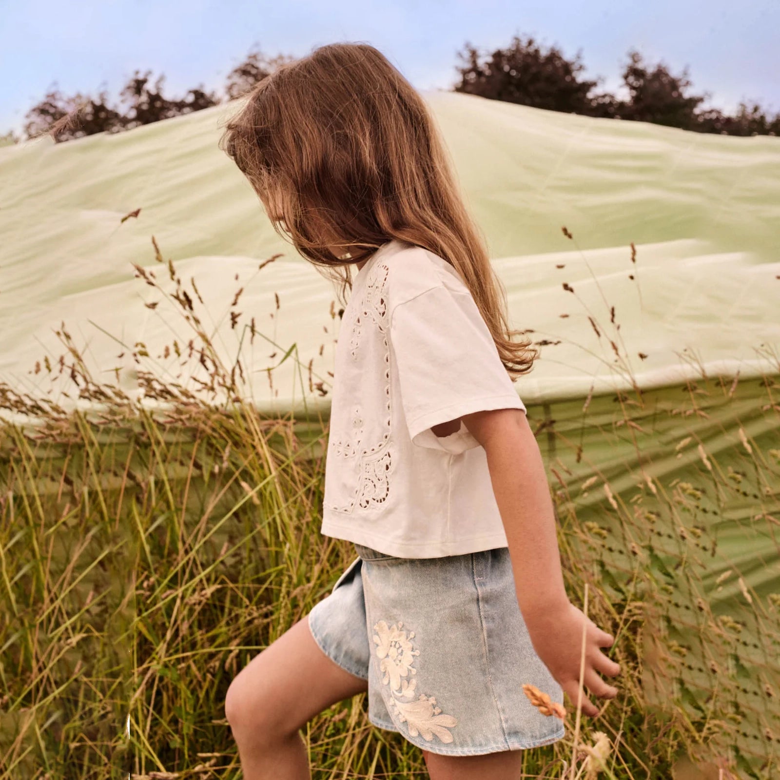 Louise Misha-Girls Tee Kalistee Off White