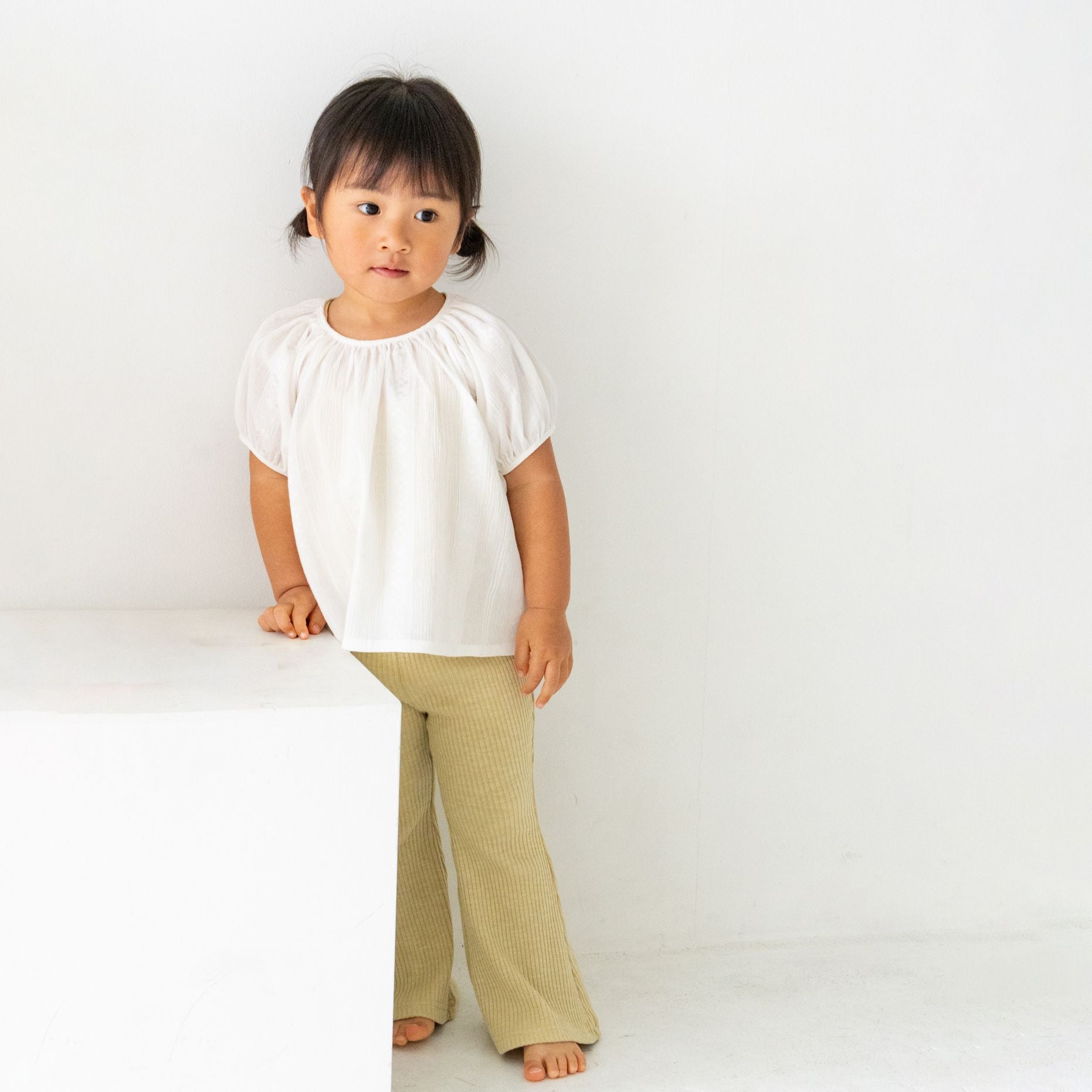 Solii + Solä - Girls Ribbed Flare Pants Pistachio
