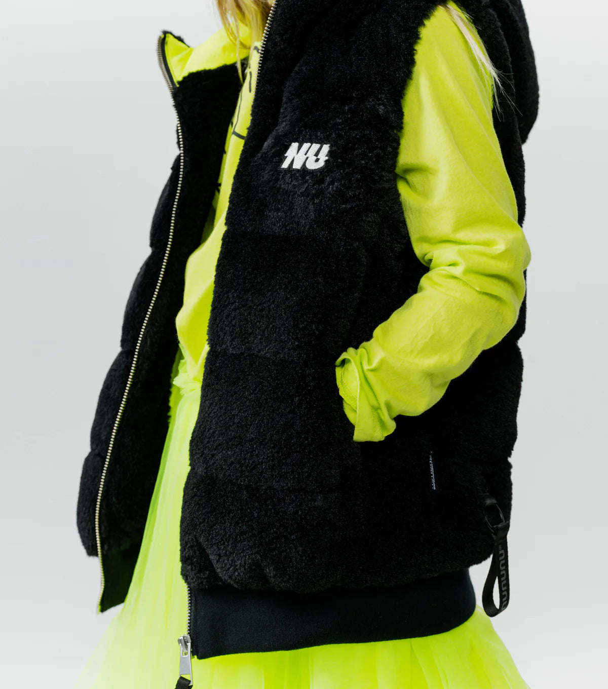 MEGA COZY DOWN VEST BLACK