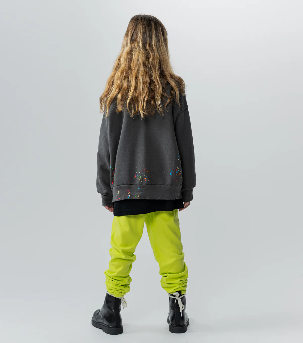 SPLASH OF COLOR SWEATSHIRT GRAPHITE