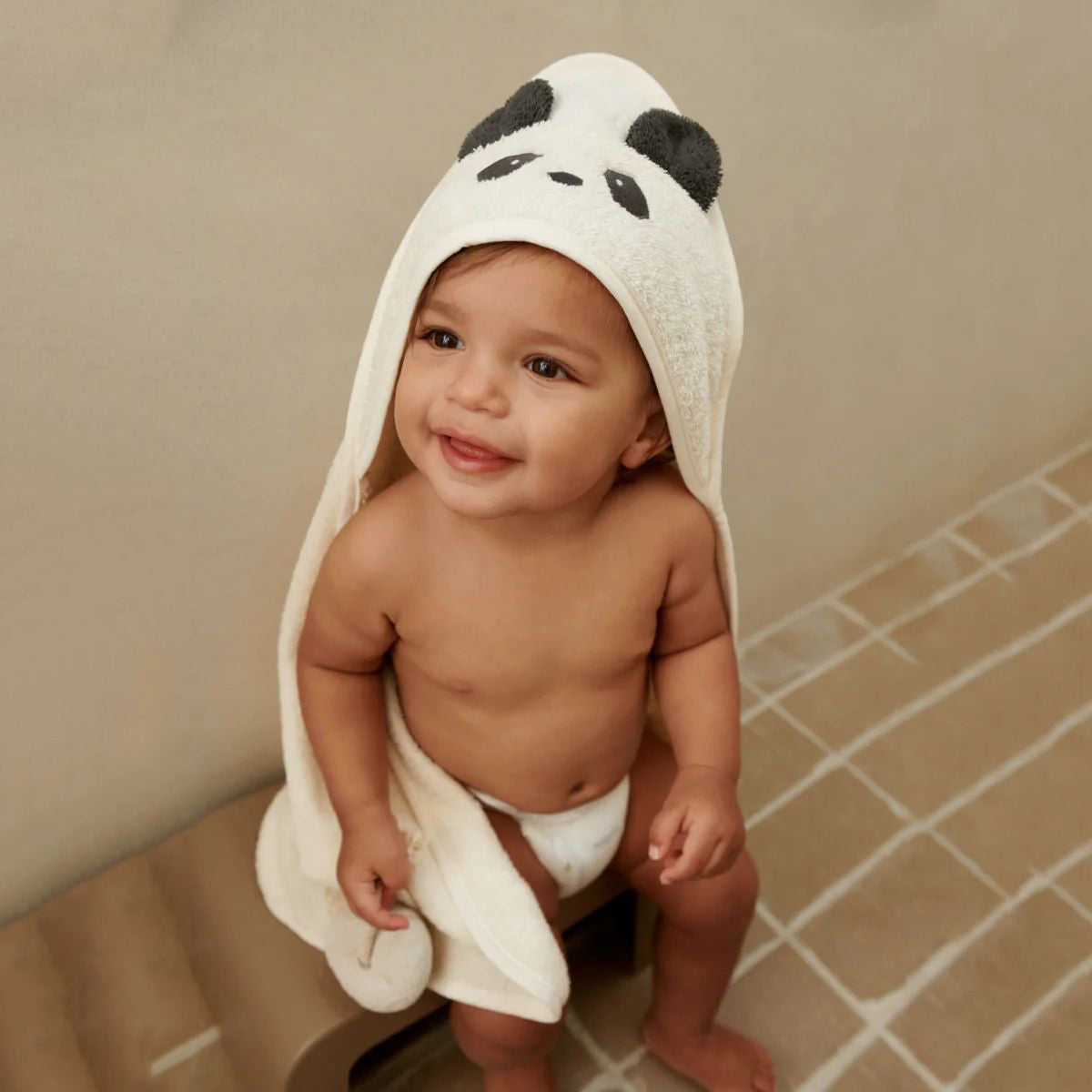 Liewood-Albert Hooded Towel Panda creme de la creme (70 x 70cm)