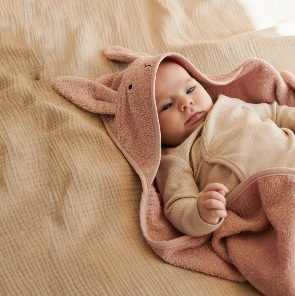 Liewood-Albert Hooded Towel Rabbit rose (70 x 70cm)