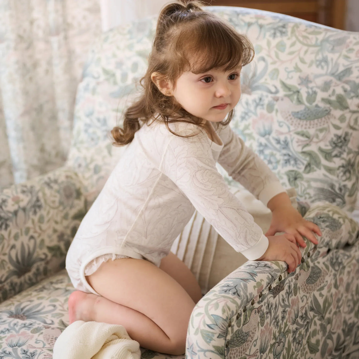 Nest Designs-Long Sleeve Onesie Acanthus Fired Biscuit