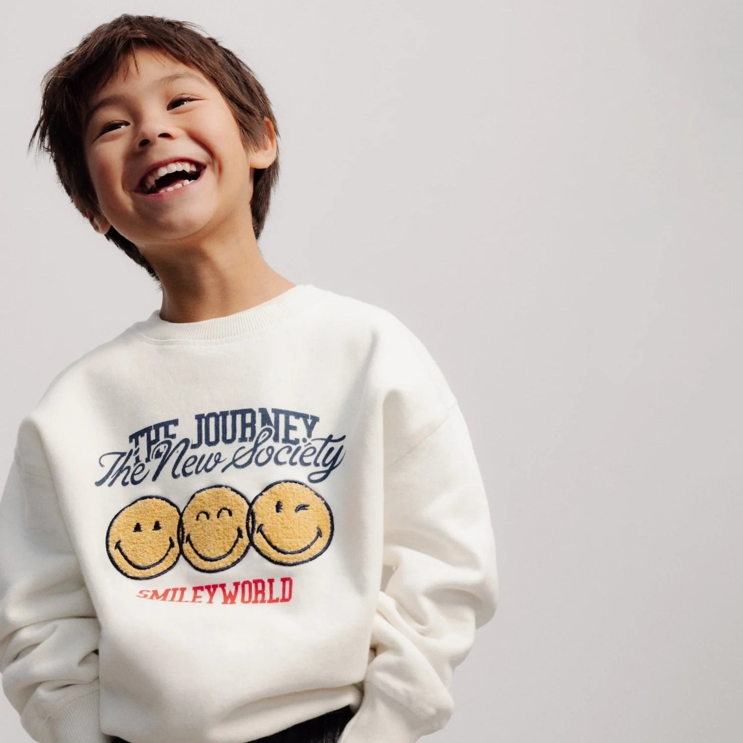 The New Society-Smiley Sweatshirt Whisper White