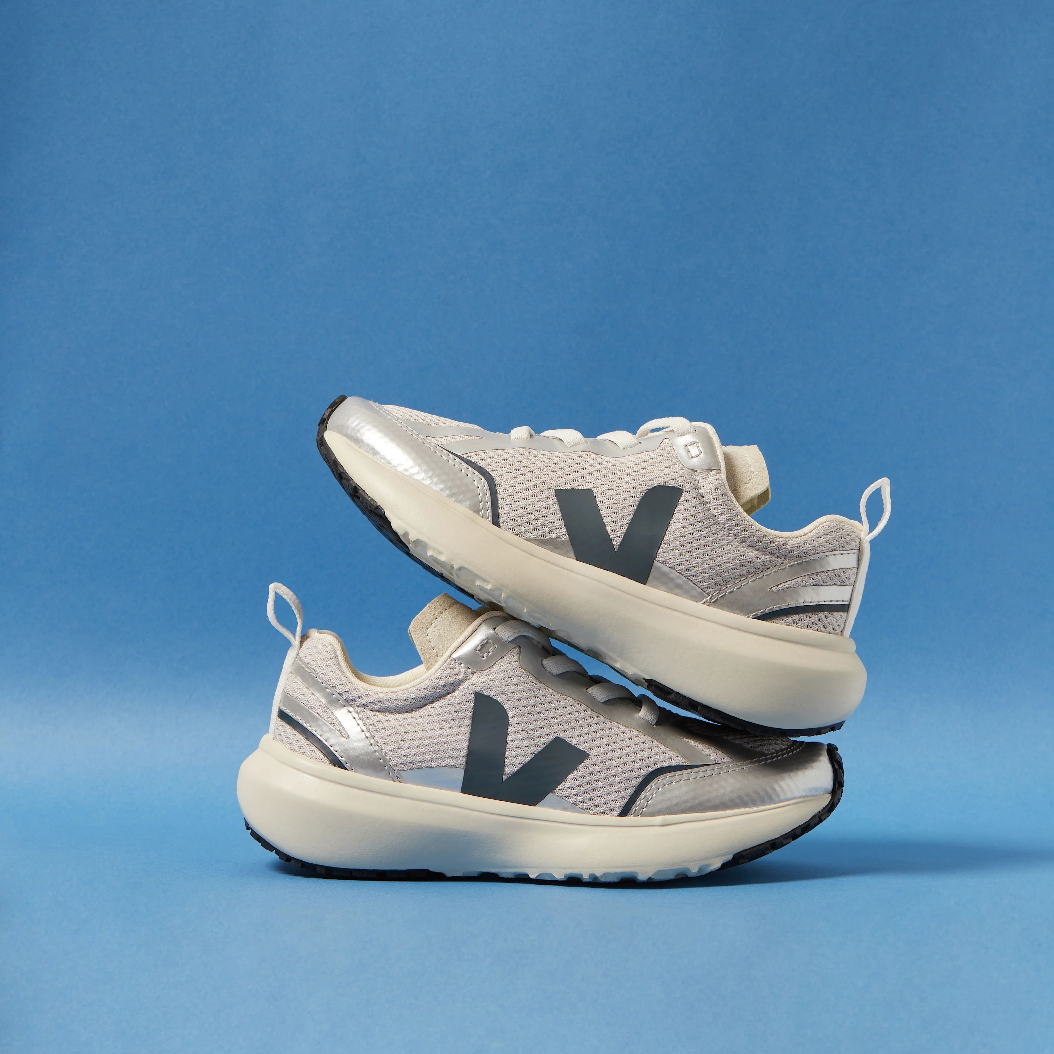 Veja-Kids Small Canary Light Light-Grey_California_Silver