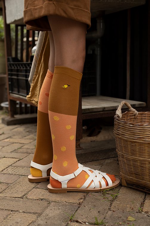 knee high socks | coloured freckles | faded orange + caramel fudge - Cémarose Canada